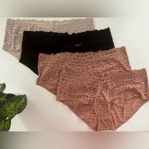 Lacy Aerie Panty Set (4pk)